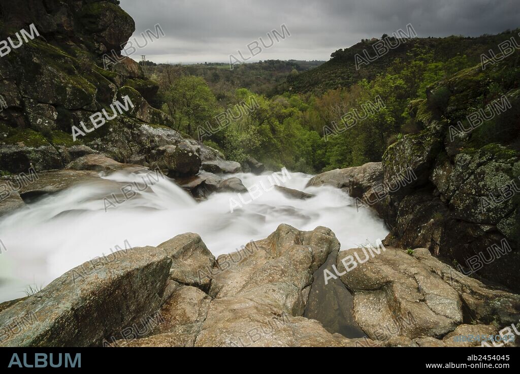 cascada del Diablo, garganta de Gualtaminos, valle del Tiétar, Villanueva de la Vera, Cáceres, Extremadura, Spain, europa.