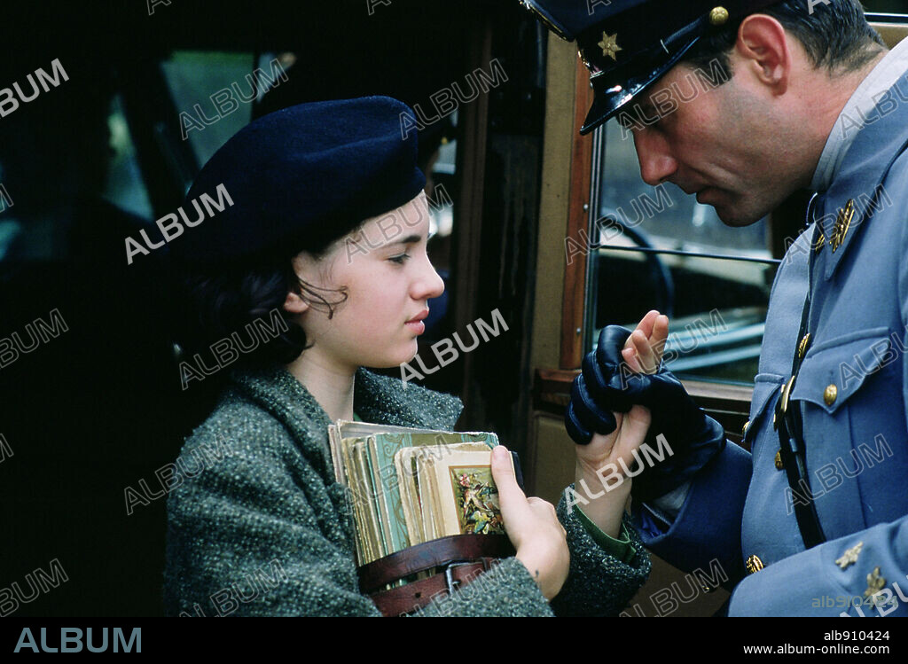 IVANA BAQUERO en EL LABERINTO DEL FAUNO, 2006, dirigida por GUILLERMO DEL TORO. Copyright WARNER BROS.