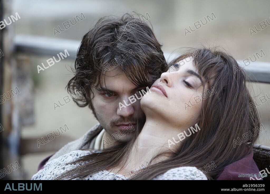 EMILE HIRSCH and PENELOPE CRUZ in TWICE BORN, 2012 (VENUTO AL MONDO), directed by SERGIO CASTELLITTO. Copyright MEDUSA FILM.