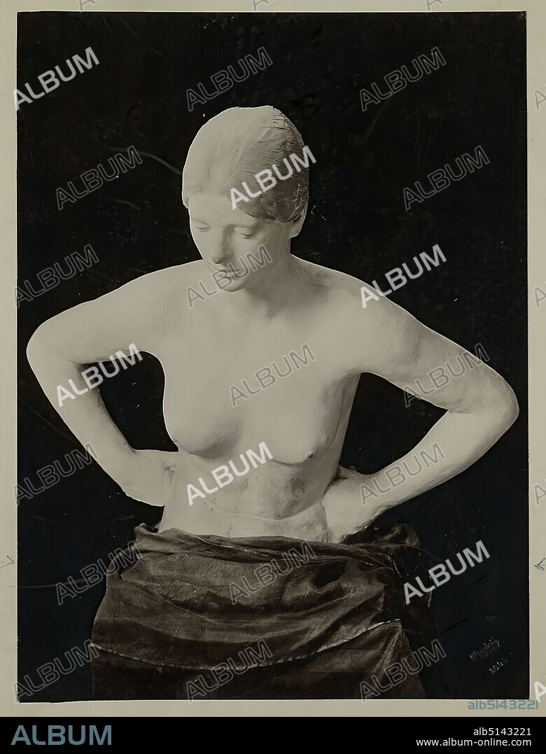 Nicola Perscheid, Max Klinger, nude, silver gelatin paper, black and white positive process, total: height: 32,00 cm; width: 26,20 cm, signed and dated: recto: N. Perscheid, Leipzig, 1899, photography, sculpture, plastic, sculpture art, female nude.