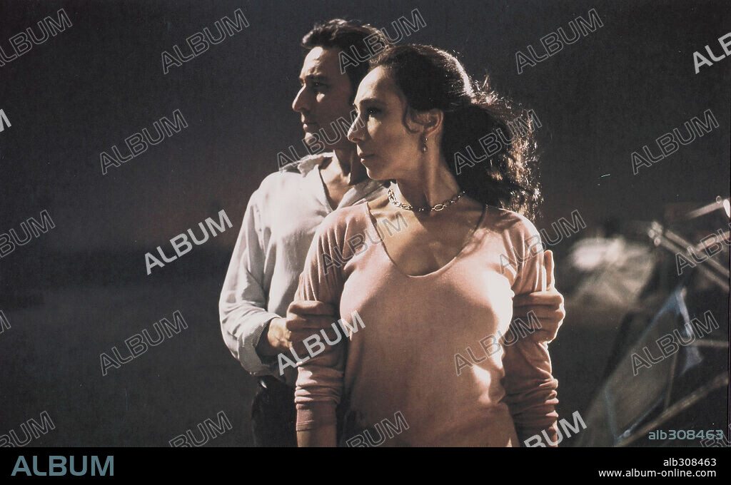 ANTONIO GADES y CRISTINA HOYOS en EL AMOR BRUJO, 1986, dirigida por CARLOS SAURA. Copyright EMILIANO PIEDRA/TELEVISION ESPANOLA.