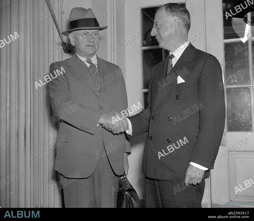 Washington, D.C., March 17 19370101. Professor Edward S. Corwin, of Princeton University, told the Senate Judiciary Committee this morning that the Supreme Court majority had "frequently forgotten it's supreme obligation in ruling on new deal legislation.".
