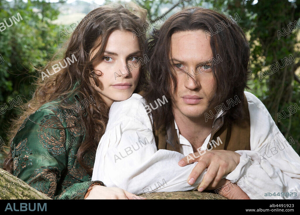 CHARLOTTE RILEY y TOM HARDY en CUMBRES BORRASCOSAS, 2009 (WUTHERING HEIGHTS), dirigida por COKY GIEDROYC. Copyright MAMMOTH SCREEN.