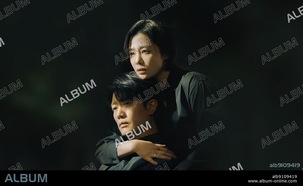 HEE-SOON PARK und KIM HYUN-JOO in TROLLEY, 2022, unter der Regie von KIM MOON KYO. Copyright NETFLIX.