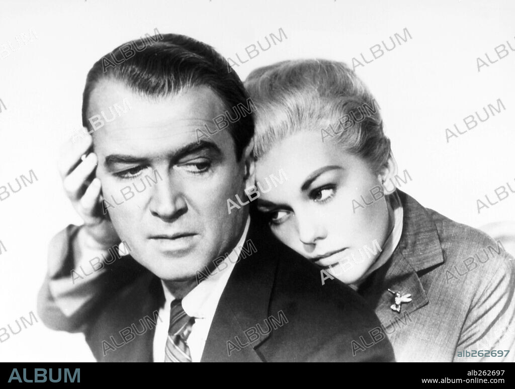 JAMES STEWART y KIM NOVAK en VERTIGO [DE ENTRE LOS MUERTOS], 1958 (VERTIGO), dirigida por ALFRED HITCHCOCK. Copyright Alfred J. Hitchcock Productions.