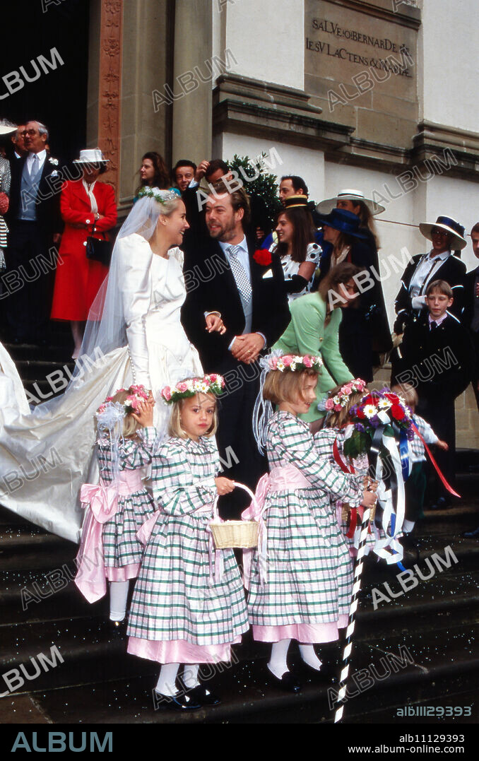 After the wedding: the bride and groom Maximilian von Fürstenberg with Diana von Berlichingen in Jagsthausen, Germany 1992. (original german headline: Hochzeit Maximilian von Fürstenberg).