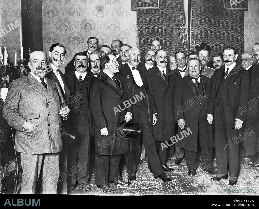 October 1912. Conference by General Rafael Reyes (X), former president of the Colombian Republic in the commercial union circle of this court.