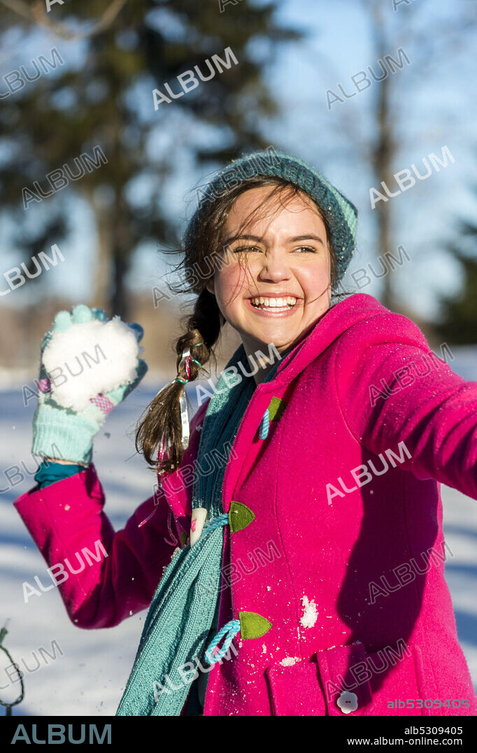 BAILEE MADISON en POLO NORTE: ABIERTO EN NAVIDAD, 2015 (NORTHPOLE: OPEN FOR CHRISTMAS), dirigida por DOUGLAS BARR. Copyright Muse Entertainment Enterprises.