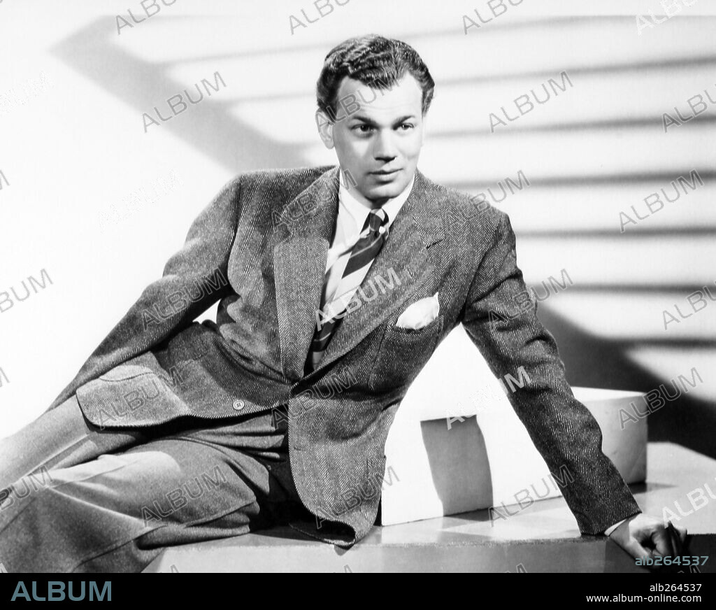 JOSEPH COTTEN in LYDIA, 1941, directed by JULIEN DUVIVIER. Copyright UNITED ARTISTS.
