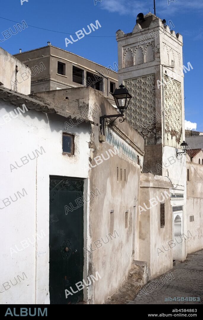 The (Grand?) oldest mosque in the Kasbah of old Algiers, Algeria, December 2007.