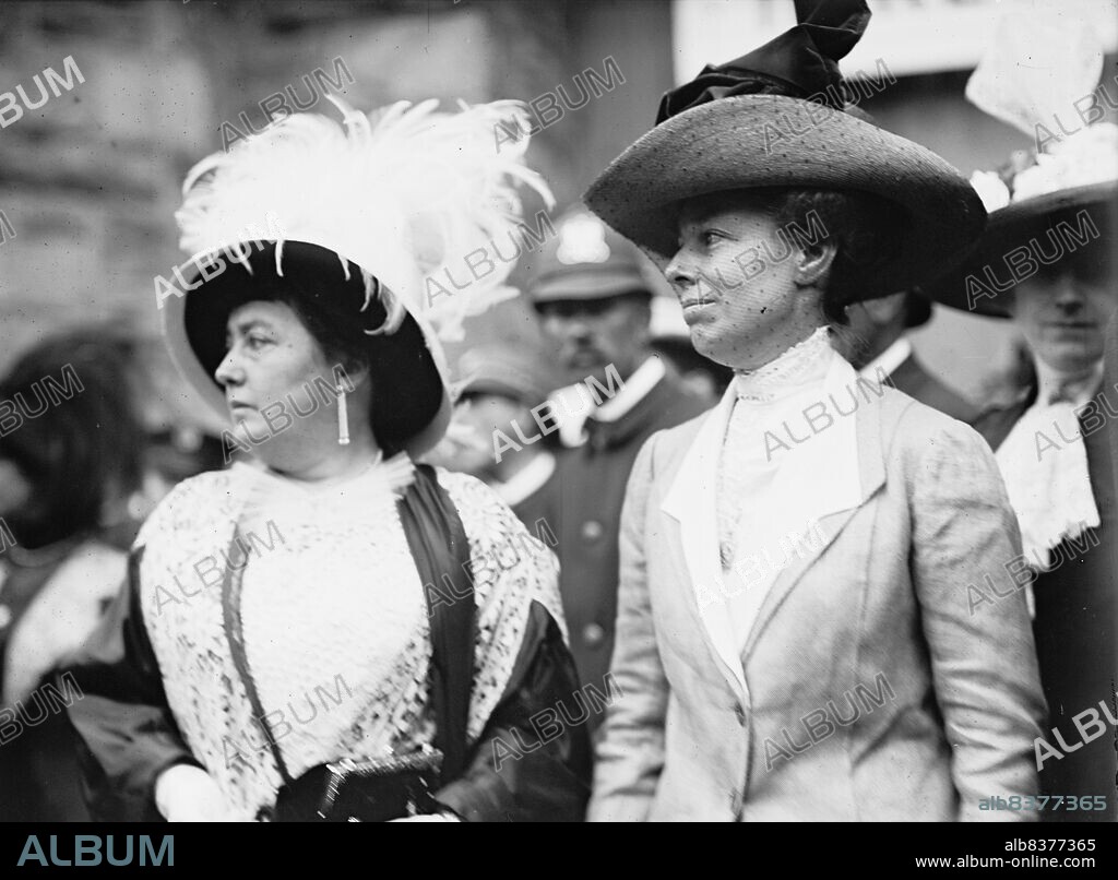 HARRIS & EWING. Democratic National Convention - Mrs. Norman E. Mack And Mrs. William H. Taft, 1912. [Harriet T. Mack was the wife of editor and publisher Norman E. Mack; Helen Herron Taft was the wife of US President William Howard Taft and the first lady of the United States from 1909 to 1913].