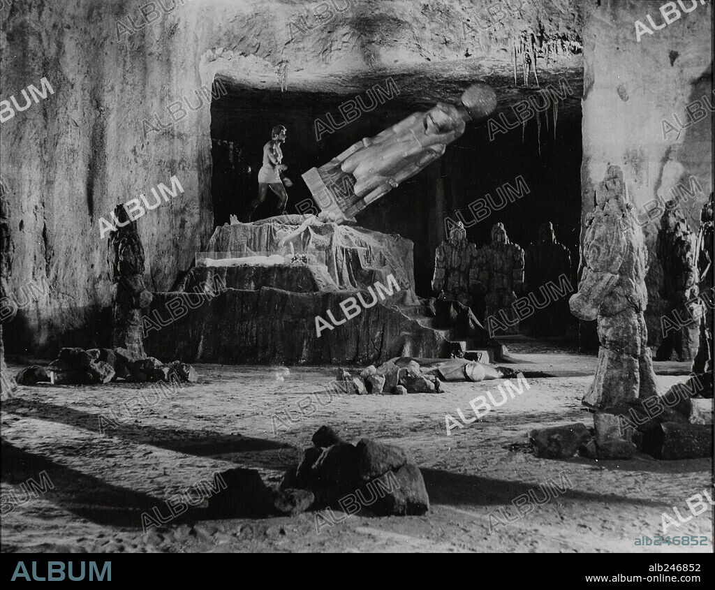 HERCULES AGAINST THE MOON MEN, 1964 (MACISTE E LA REGINA DI SAMAR), directed by GIACOMO GENTILOMO. Copyright CIRE FILMS.