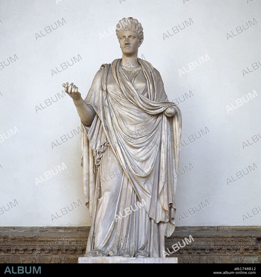 Roman Imperial era. Sculpture of a Vestal, wearing stoa and palla. Virgin at the Loggia dei Lanzi, Florence, Italy.