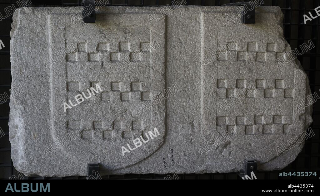 Escudo heráldico de los Sotomayor. Piedra. Siglo XIV. Convento de Santo Domingo (La Coruña). Museo Arqueológico e Histórico (Castillo de San Antón). La Coruña. Galicia. España.
