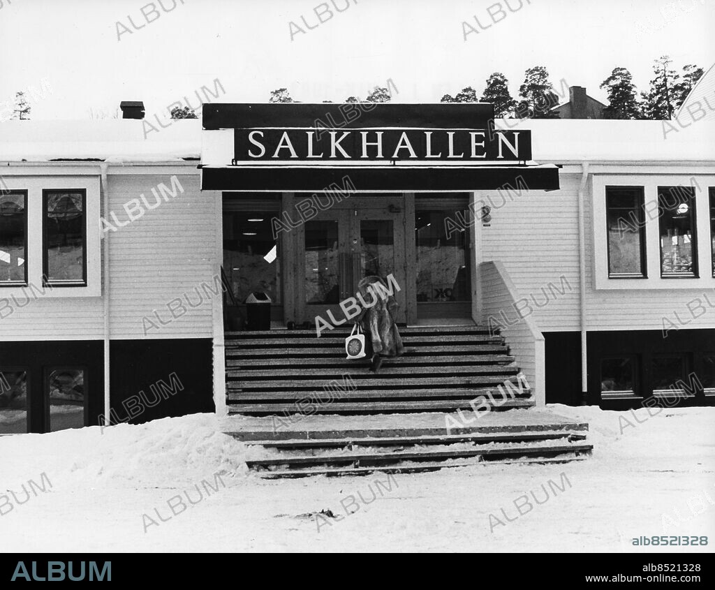 Stockholm 1981-01-20. Entén till gamla SALK-hallen i Alvik, Stockholm som totalförstördes i en brand 1993.. Foto: Jonny Graan / XP / SCANPIX / Kod: 16 ** AFTONBLADET OUT **.