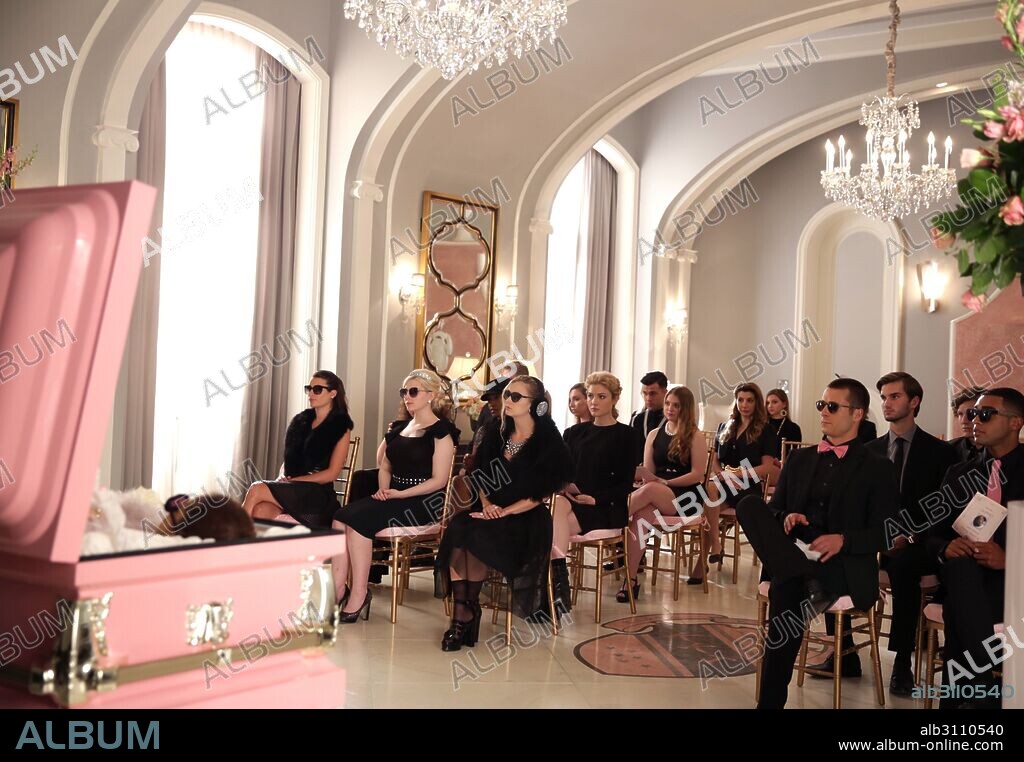ABIGAIL BRESLIN, ARIANA GRANDE, BILLIE LOURD, GLEN POWELL, KEKE PALMER, LEA MICHELE, LUCIEN LAVISCOUNT, NASIM PEDRAD and SKYLER SAMUELS in SCREAM QUEENS, 2015, directed by RYAN MURPHY. Copyright TWENTIETH CENTURY FOX TELEVISION/RYAN MURPHY PRODUCTIONS/SEC.