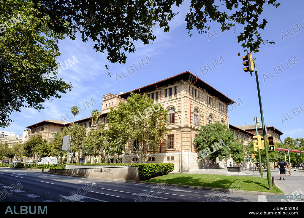 IES Ramon Llull, instituto de educación secundaria, avenida de Portugal, Palma, Mallorca, balearic islands, spain, europe.
