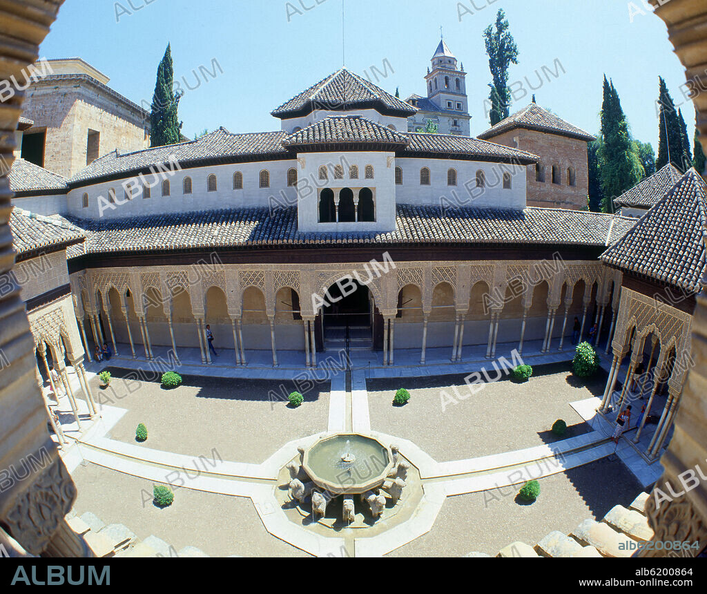 PABELLON SUR DEL PATIO DE LOS LEONES - ARQUITECTURA NAZARI - SIGLO XIV.