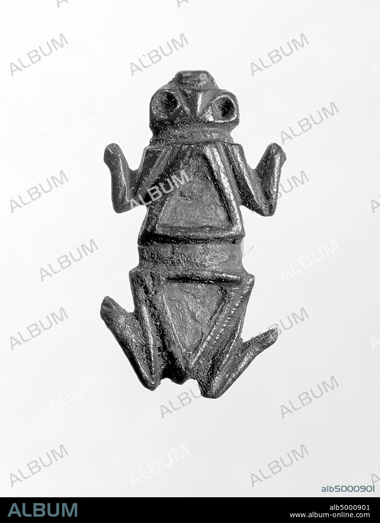 Bronze enamel fibula in frog form. Hinge and needle holder are intact but the needle is gone. On the back two triangles, with the base facing each other. Filled with red email. The eyes were also enamelled but that filling is gone., Fibula, enamel fibula, metal, bronze, glass, enamel, 3,2 x 1,8 cm, roman 100-300 AD, Netherlands, Gelderland, Tiel, Tiel.
