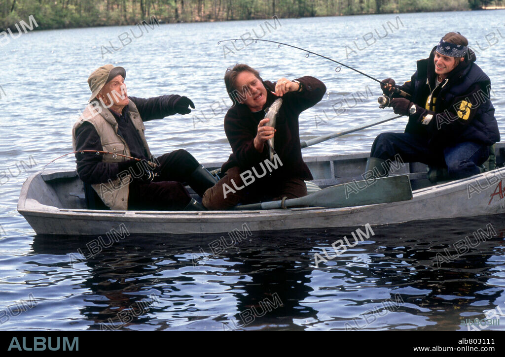 CAMERON DOUGLAS y KIRK DOUGLAS en COSAS DE FAMILIA, 2003 (IT RUNS IN THE FAMILY), dirigida por FRED SCHEPISI. Copyright Metro-Goldwyn-Mayer (MGM) / SCHWARTZ, ANDREW.