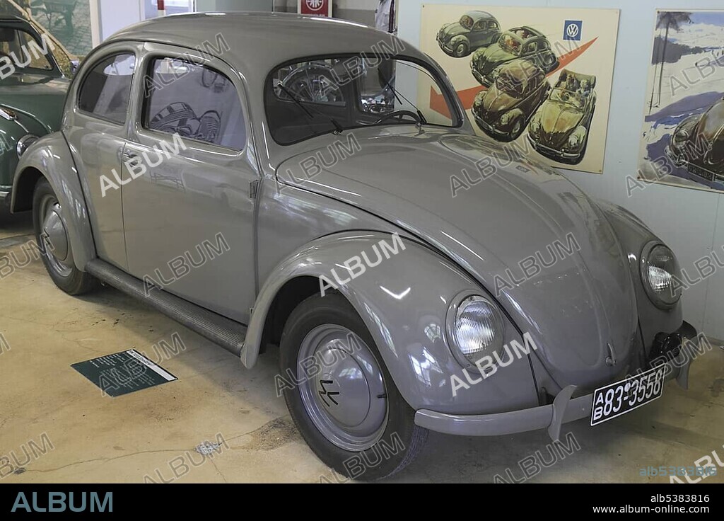 VW 1200 Standard, built in 1948, unchanged pre-war design, Volkswagen Beetle, ErfinderZeiten: Auto- und Uhrenmuseum, Time of Innovators: Museum of Cars and Clocks, Schramberg, Black Forest, Baden Wuerttemberg, Germany, Europe.