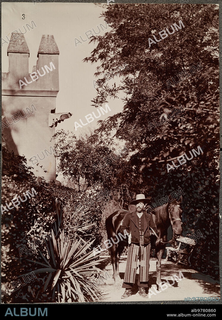 1906. El Conde de Benalúa, propietario del Castillo de Láchar, en Granada.