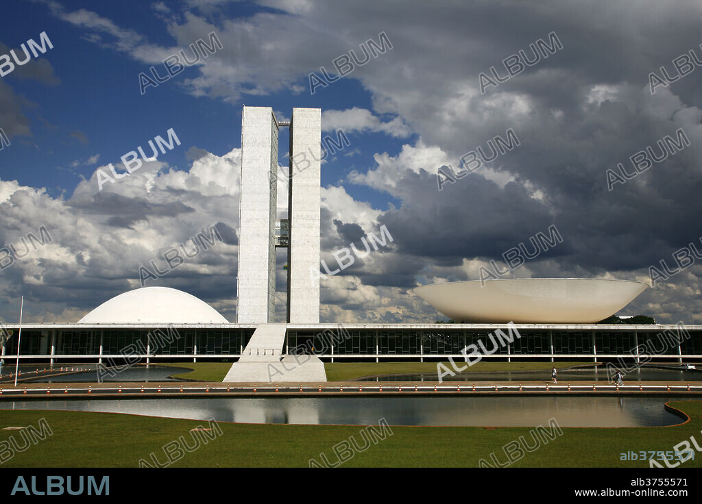 Congresso Nacional (National Congress) designed by Oscar Niemeyer, Brasilia, UNESCO World Heritage Site, Brazil, South America.
