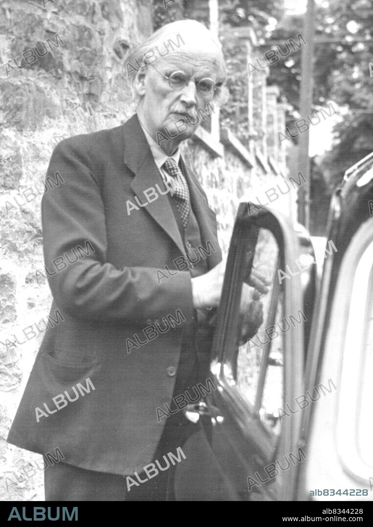 Professor Piccard Here -- Professor Auguste Piccard, Swiss-Born scientist, enters his car today. Piccard is preparing an underwater exploration with a Bathysphere which is being constructed. The Exploration will take place off the Island of Ponza, East of Naples. May 27, 1952. (Photo by The Associated Press Ltd.).