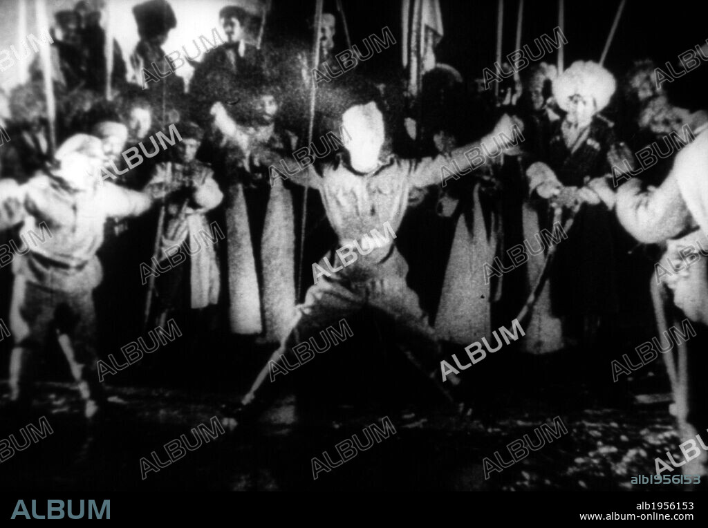 OCTUBRE, 1928 (OKTYABR), dirigida por GRIGORI ALEKSANDROV y SERGEI M. EISENSTEIN. Copyright SOVKINO.