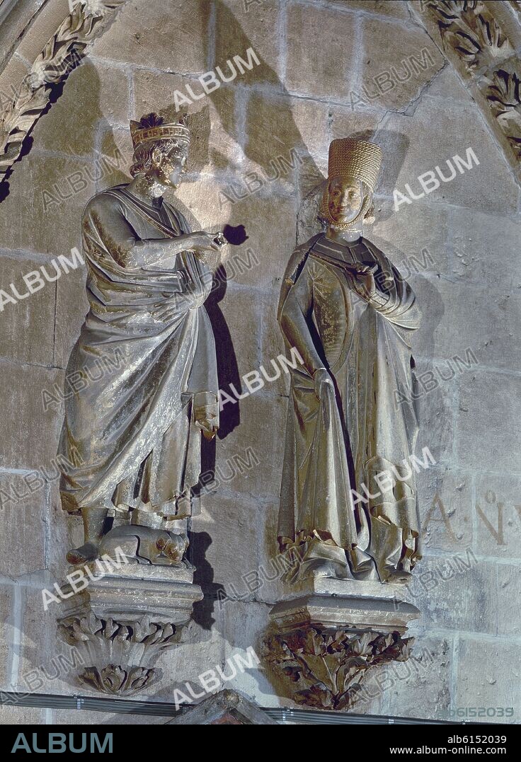ALFONSO X OFRECE A LA REINA VIOLANTE EL ANILLO NUPCIAL - ESCULTURAS DEL CLAUSTRO DE LA CATEDRAL DE BURGOS - SIGLO XIII.