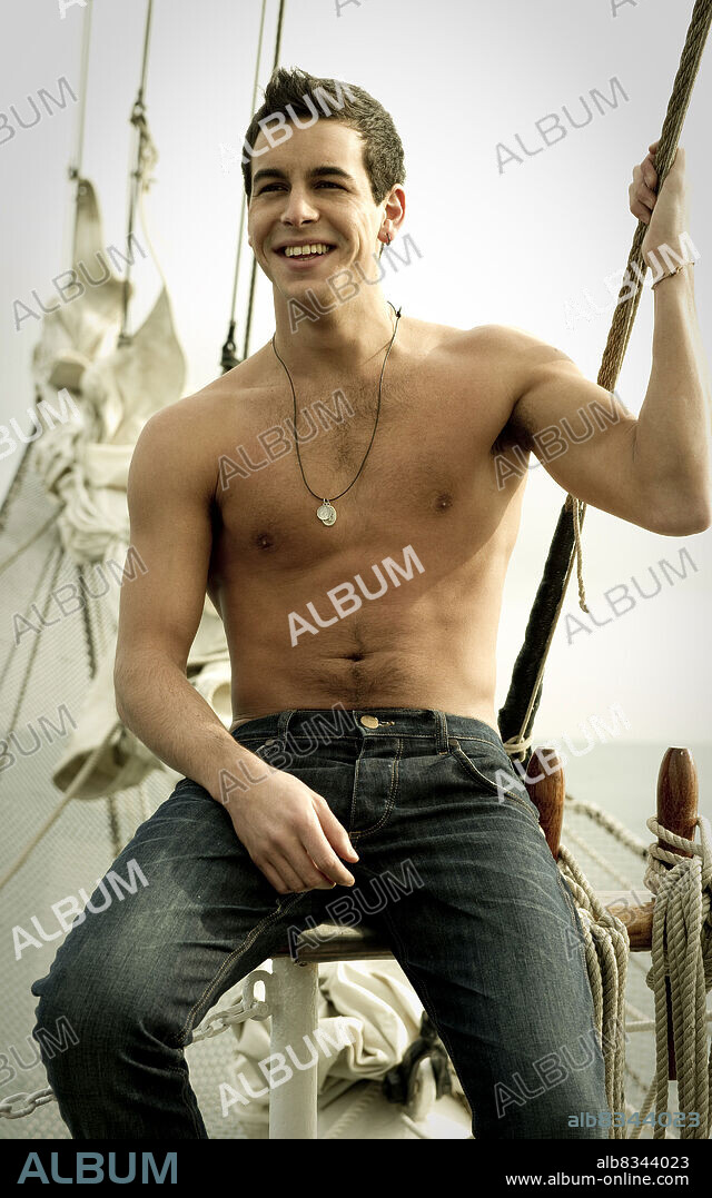 MARIO CASAS en EL BARCO, 2011, dirigida por CARLOS THERON, DAVID MOLINA ENCINAS, FERNANDO GONZALEZ MOLINA y SANDRA GALLEGO. Copyright GLOBOMEDIA.