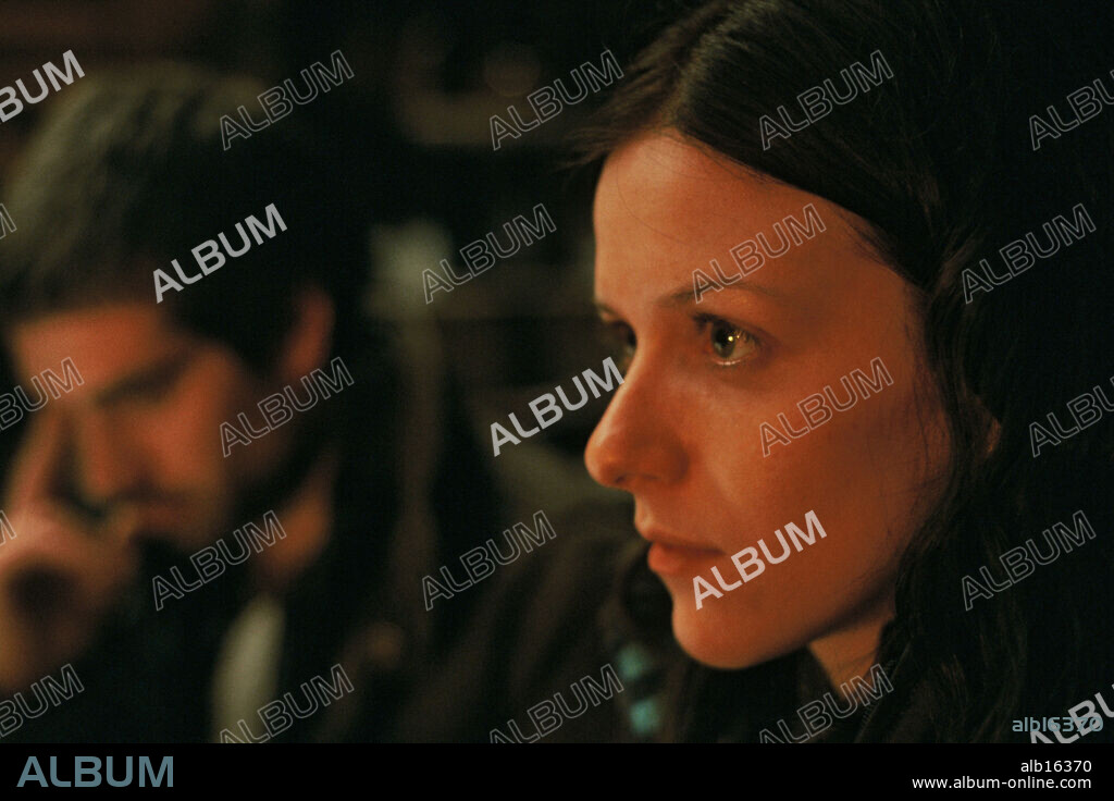 ILIANA FOX en KILOMETRO 31, 2006, dirigida por RIGOBERTO CASTAÑEDA. Copyright LEMON FILMS/FILMAX.