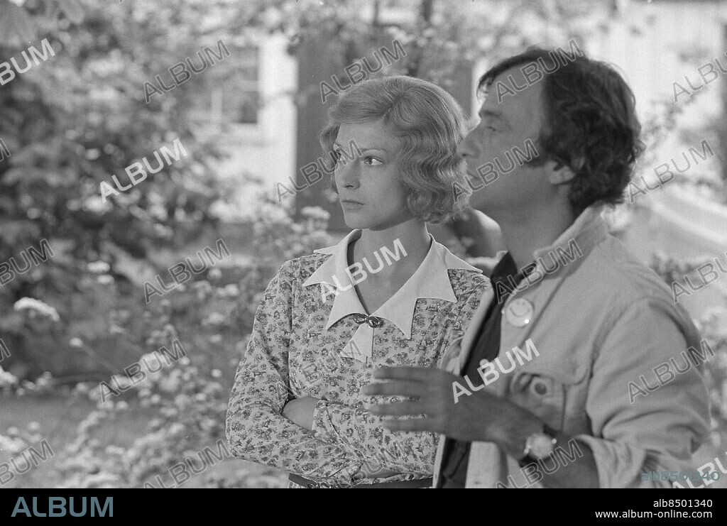 DJURSVIK 1972-06-16.. DEN VITA STENEN. TV-serie för barn och ungdomar efter Gunnel Lindes bok i regi av Göran Graffman.. Sänt första gången 1973-10-06.. Här ses skådespelerskan Monica Nordquist som fru Pettersson, och regissören Göran Graffman.. Foto: Bertil S-son Åberg / RiR / SVT / Kod: 5600. RiR 20556 sv/v neg.