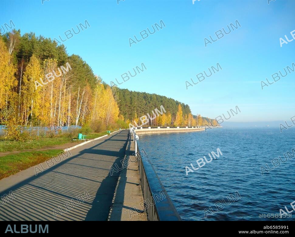 Region Perm, Fluss Kama, Wotkinsker Stausee, Uferpromenade.