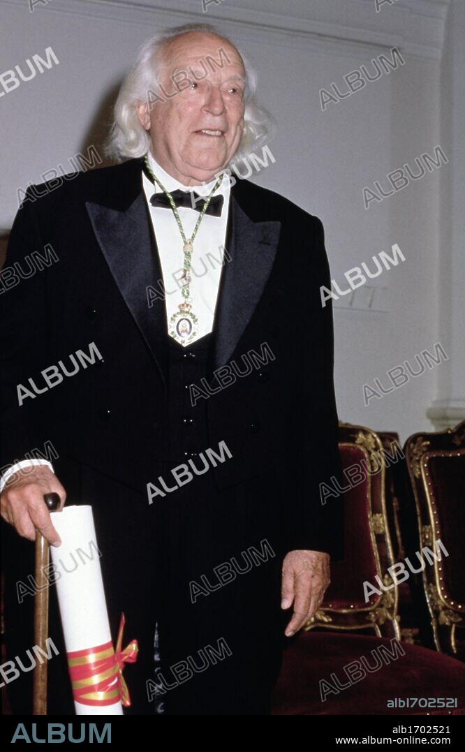Rafael Alberti (Puerto de Santa María, 1902Puerto de Santa María, 1999). Poeta español, adscrito a la GENERACION DEL 27. En 1925 obtuvo el Premio Nacional de Literatura por su primer libro "Marinero en tierra". En 1983 fue galardonado con el Premio Cervantes.