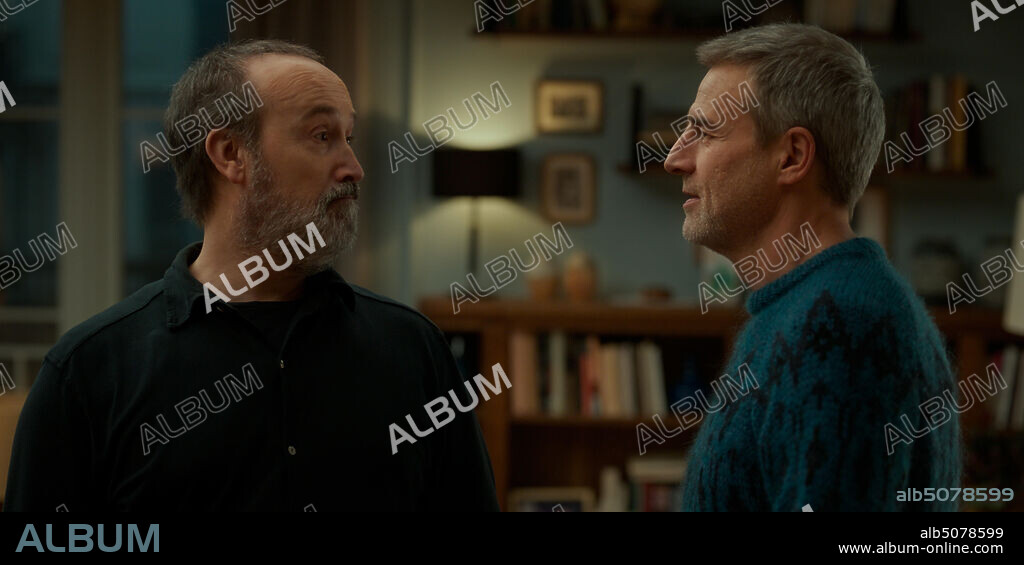 ALBERTO SAN JUAN y JAVIER CAMARA en SENTIMENTAL, 2020, dirigida por CESC GAY. Copyright IMPOSSIBLE FILMS/ICEC/MOVISTAR+/RTVE/SINTIMENTALFILM/TV3.