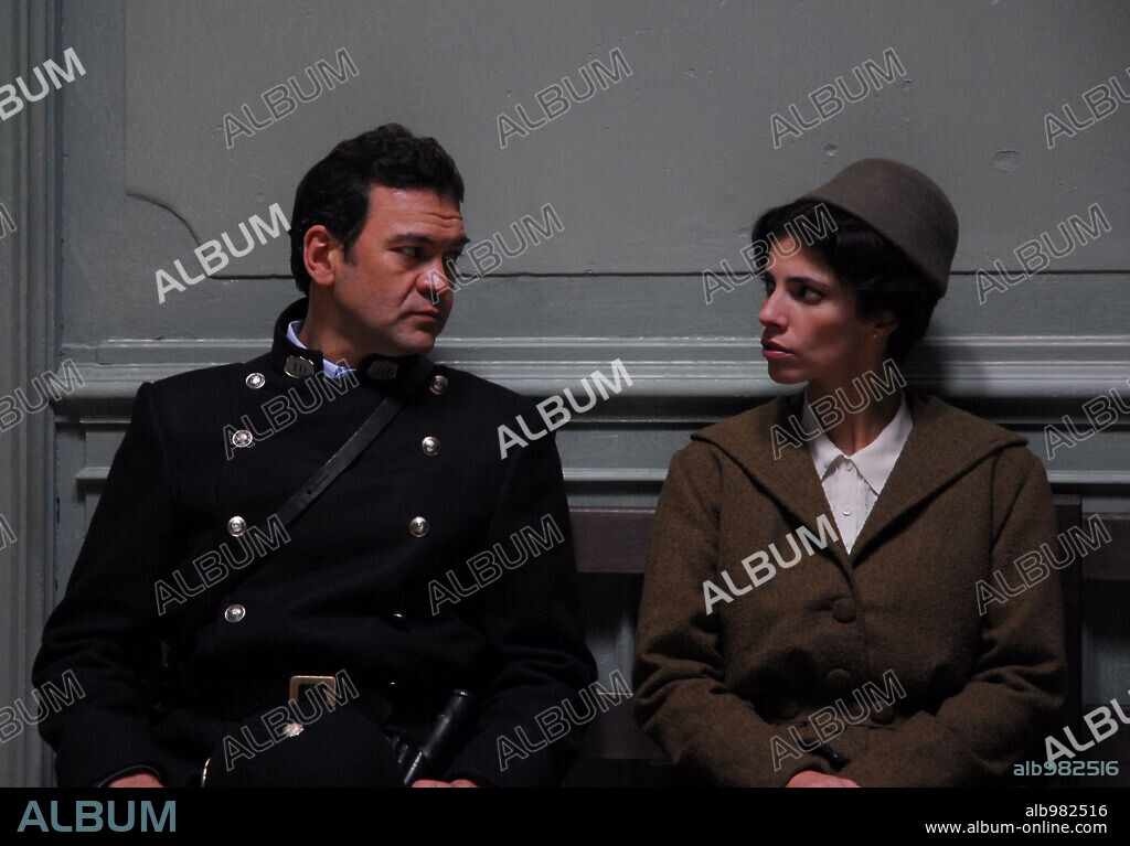CESAR BORDON y MARIBEL VERDU en EL NIÑO DE BARRO, 2007, dirigida por JORGE ALGORA. Copyright PATAGONIK FILM GROUP/ADIVINA PRODUCCIONES SL/CASTELAO PRODUC.