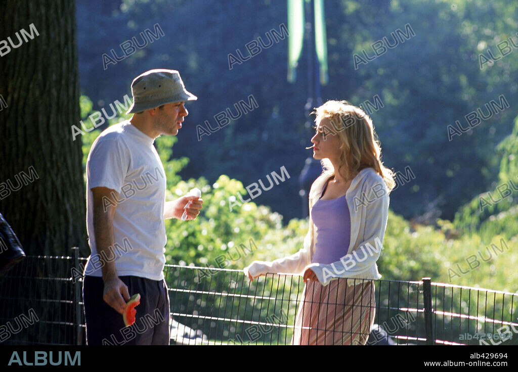 BOAZ YAKIN y BRITTANY MURPHY en NIÑERA A LA FUERZA, 2003 (UPTOWN GIRLS), dirigida por BOAZ YAKIN. Copyright METRO GOLDWYN MAYER.