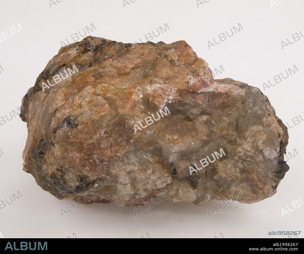 OLIGOCLASA. Mineral de la clase de los silicatos.