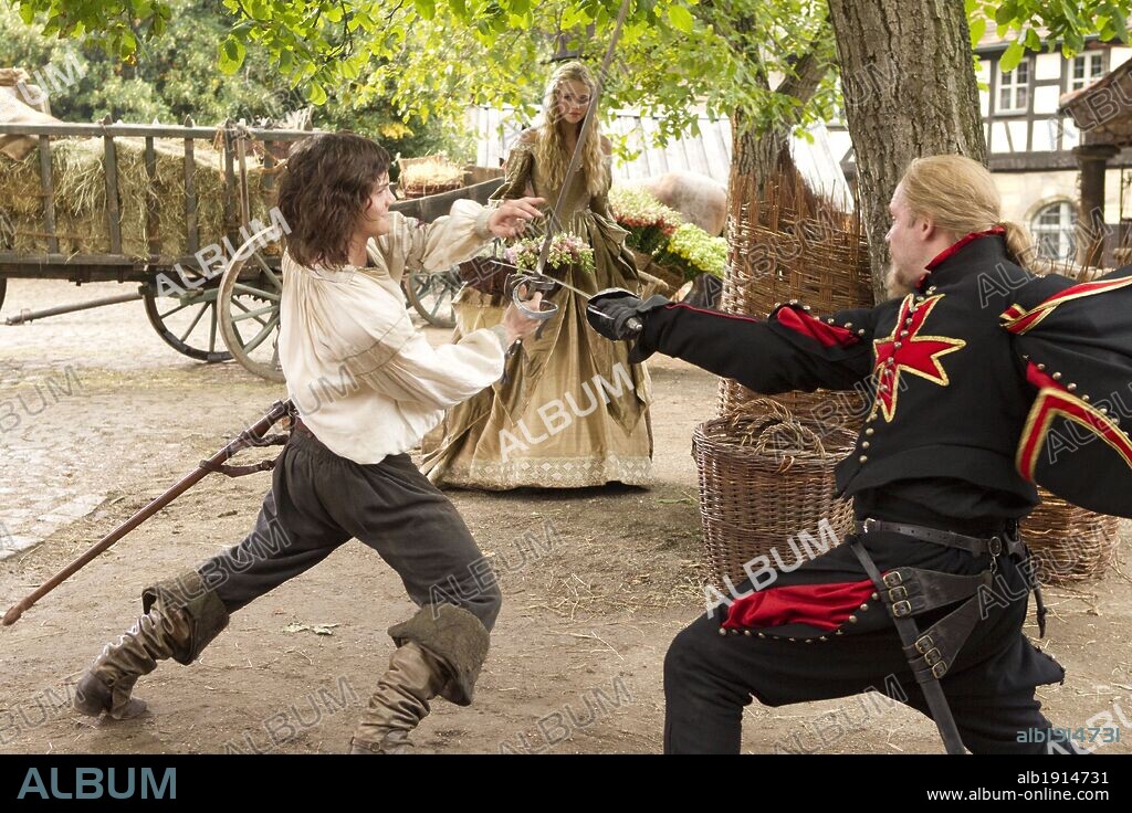 CARSTEN NORGAARD, GABRIELLA WILDE and LOGAN LERMAN in THE THREE MUSKETEERS, 2011, directed by PAUL W. S. ANDERSON. Copyright CONSTANTIN FILM PRODUCKTION/IMPACT PICTURES / KONOW, ROLF.