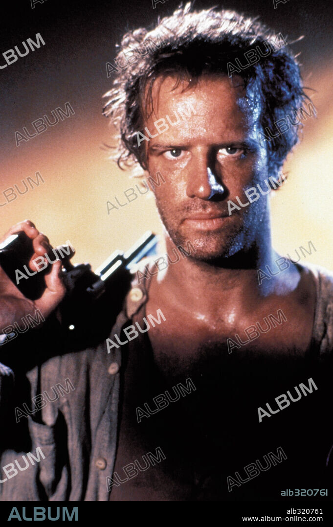 CHRISTOPHER LAMBERT in GUNMEN, 1993, directed by DERAN SARAFIAN. Copyright DIMENSION FILMS.