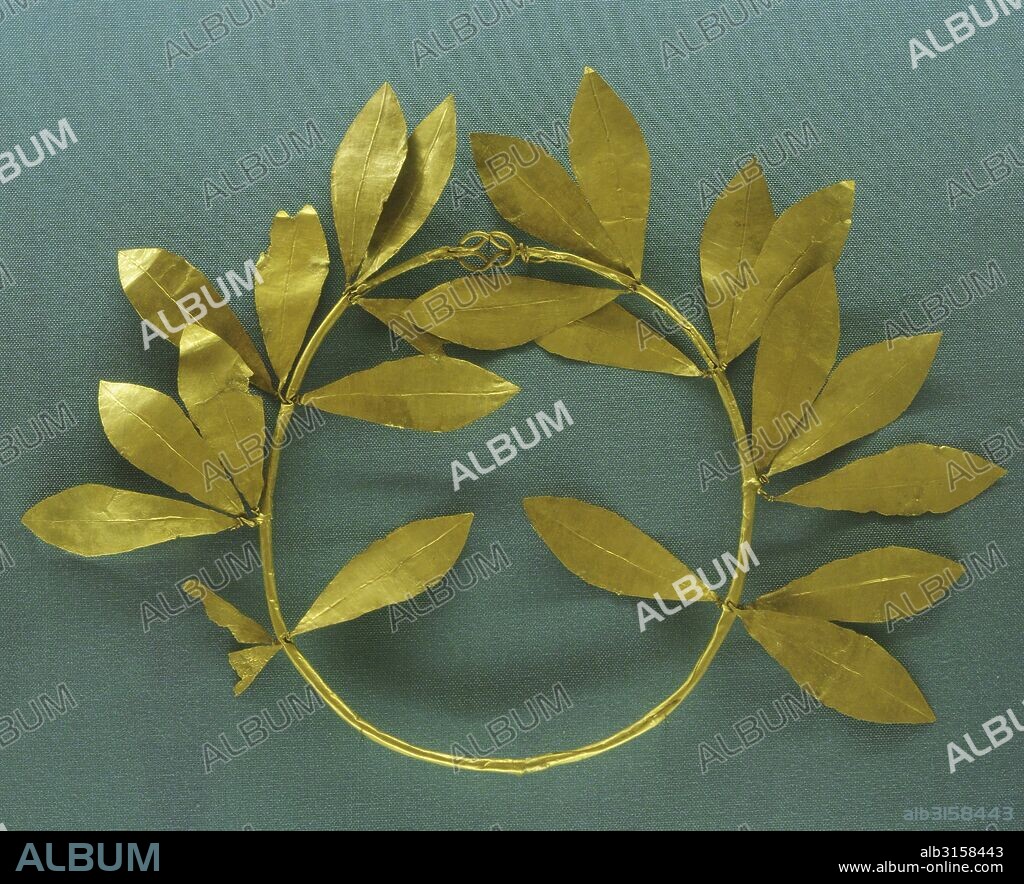 Arte griego. Corona de laurel. Oro. Procedente del Mediterráneo oriental. Finales del siglo IV a. C. Museo del Hermitage (The State Hermitage Museum). San Petersburgo. Rusia.