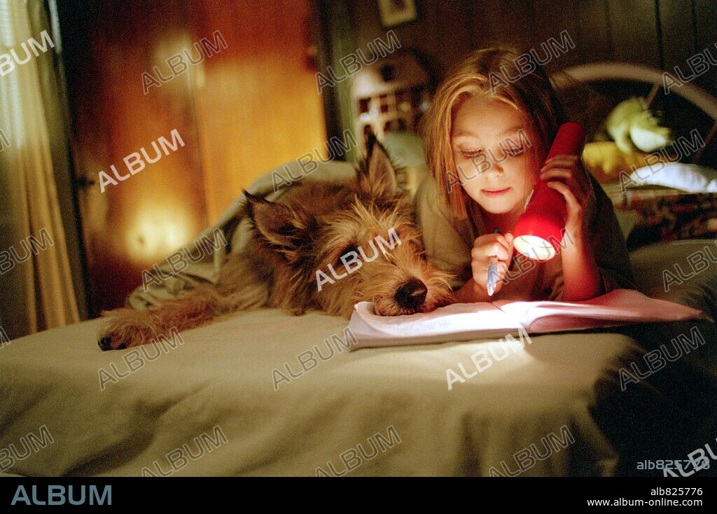 ANNASOPHIA ROBB in BECAUSE OF WINN-DIXIE, 2005, directed by WAYNE WANG. Copyright 20TH CENTURY FOX / TENNER, SUZANNE.