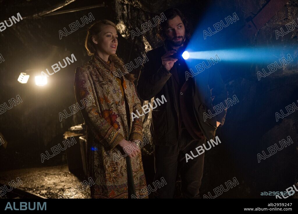 BLAKE LIVELY and MICHIEL HUISMAN in THE AGE OF ADALINE, 2015, directed by LEE TOLAND KRIEGER. Copyright LAKESHORE ENTERTAINMENT / PERA, DIYAH.