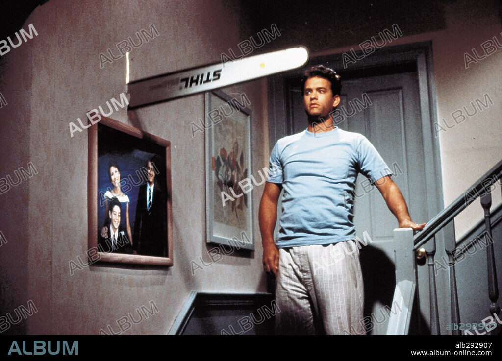 TOM HANKS en NO MATARAS... AL VECINO, 1989 (THE BURBS), dirigida por JOE DANTE. Copyright UNIVERSAL PICTURES.