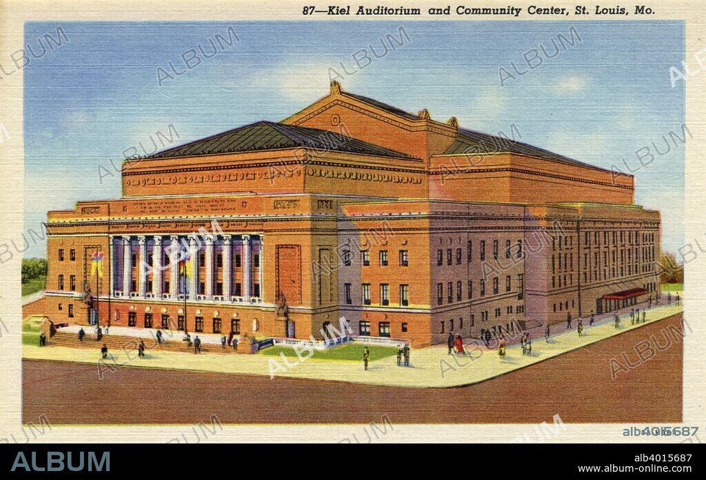 Kiel Auditorium and Community Center, St Louis, Missouri, USA, 1933. Vintage linen postcard showing the exterior of the building. Designed by Louis LaBeaume and Eugene S Klein, Kiel Auditorium was a sports arena, home to the St Louis University basketball team and, from 1955 until 1968, the NBA's St Louis Hawks. It was demolished in 1992.