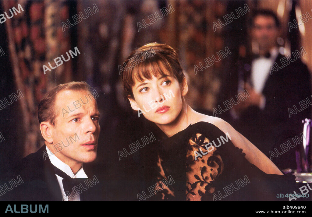 PASCAL GREGGORY et SOPHIE MARCEAU dans LA FIDELITE, 2000, réalisé par ANDRZEJ ZULAWSKI. Copyright GEMINI FILMS/FRANCE 3 CINEMA/MADRAGOA FILMES.