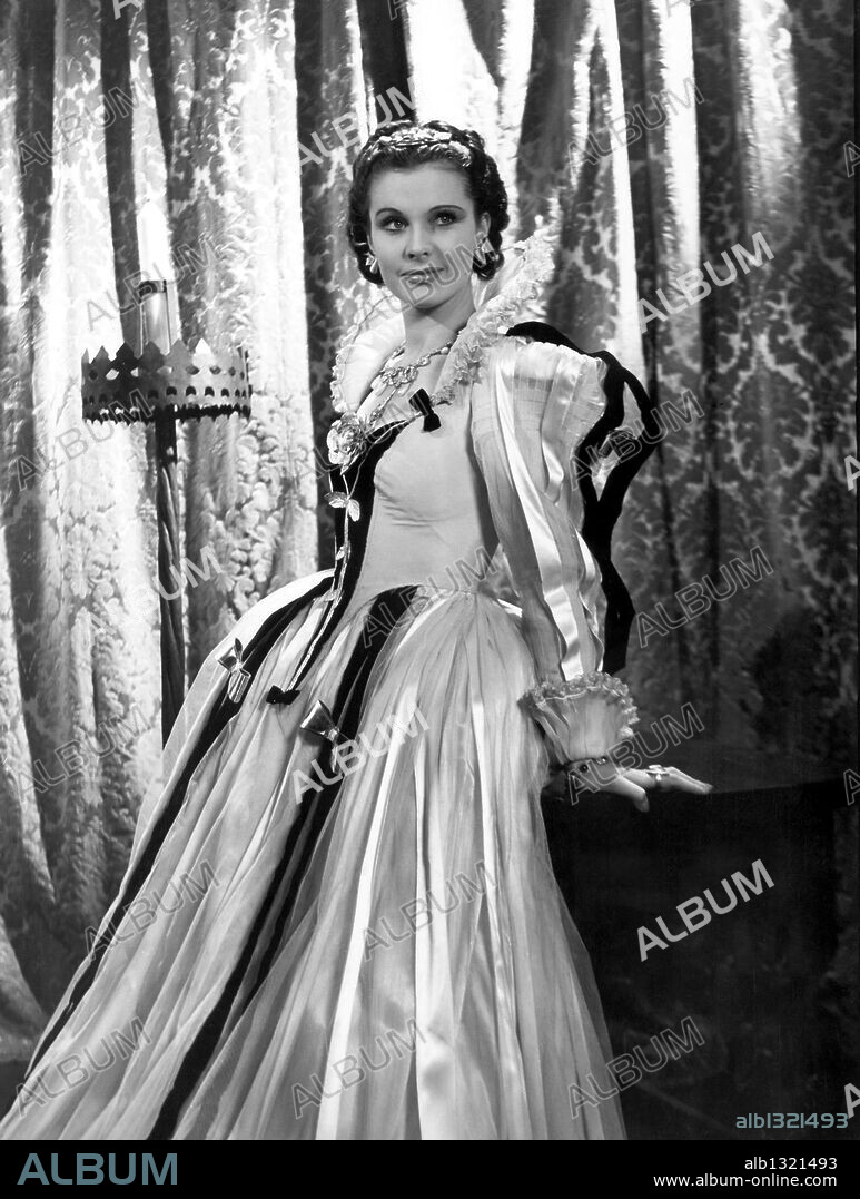 VIVIEN LEIGH in FIRE OVER ENGLAND, 1937. Copyright UNITED ARTISTS.