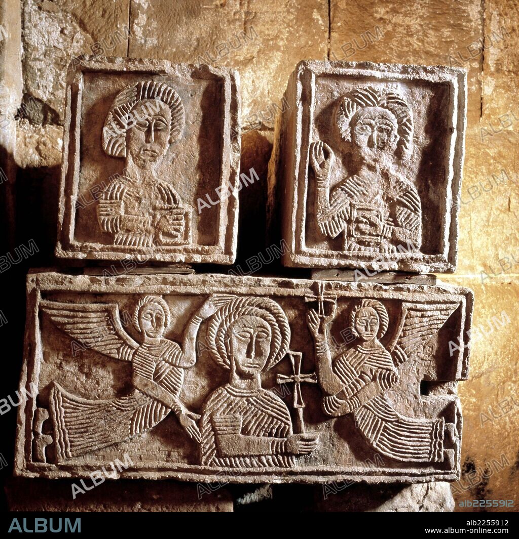 BURGOS. QUINTANILLA DE LAS VIÑAS. ERMITA DE SANTA MARIA. RELIEVES VISIGODOS. ARTE VISIGODO.