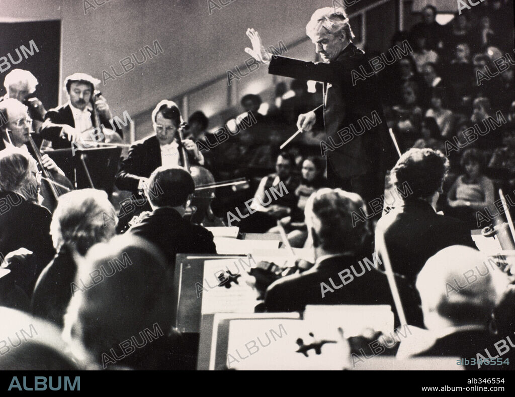 Herbert Von Karajan, director de orquesta austríaco.